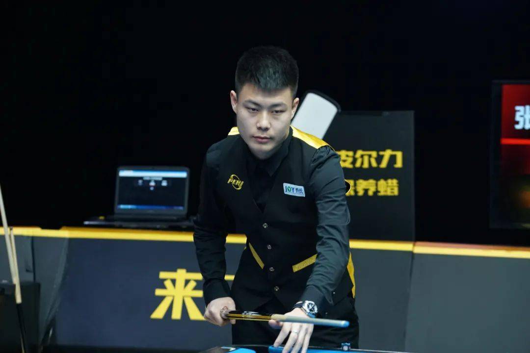 在足球赛场 在足球赛场